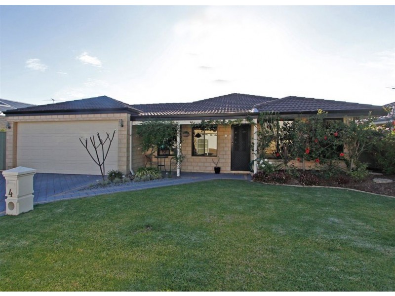 4 Calder Way, Atwell WA 6164