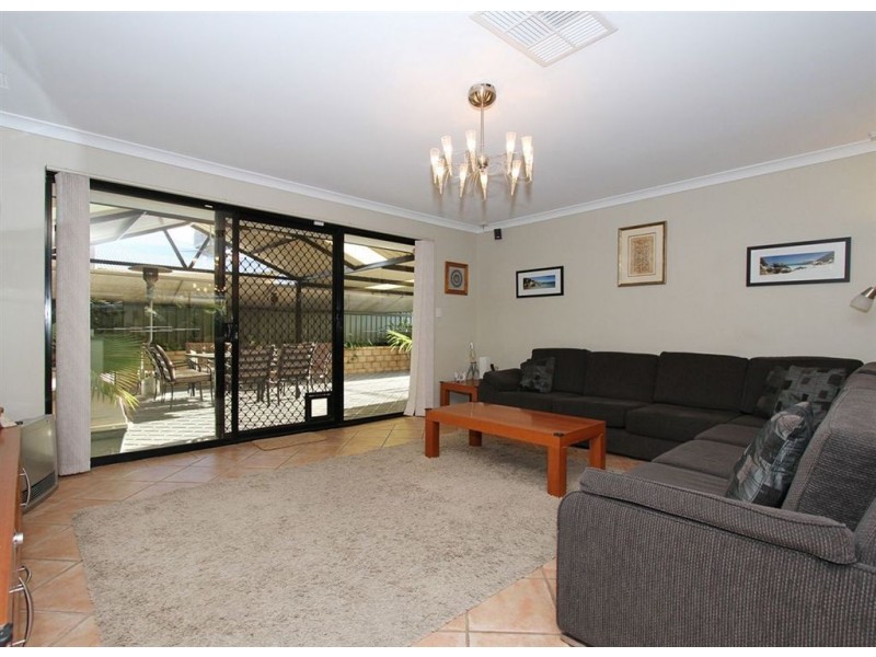 4 Calder Way, Atwell WA 6164