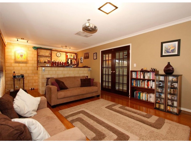 4 Calder Way, Atwell WA 6164