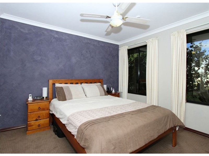 4 Calder Way, Atwell WA 6164