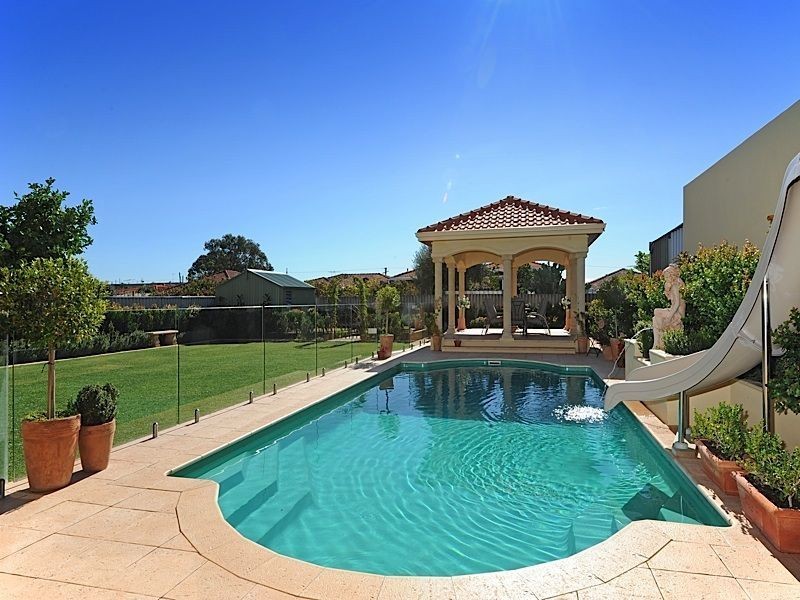 18 Michael Street, Beaconsfield WA 6162