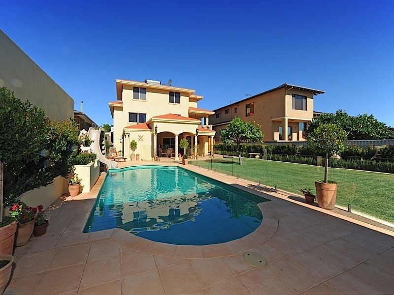 18 Michael Street, Beaconsfield WA 6162