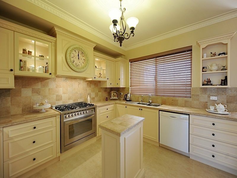 18 Michael Street, Beaconsfield WA 6162