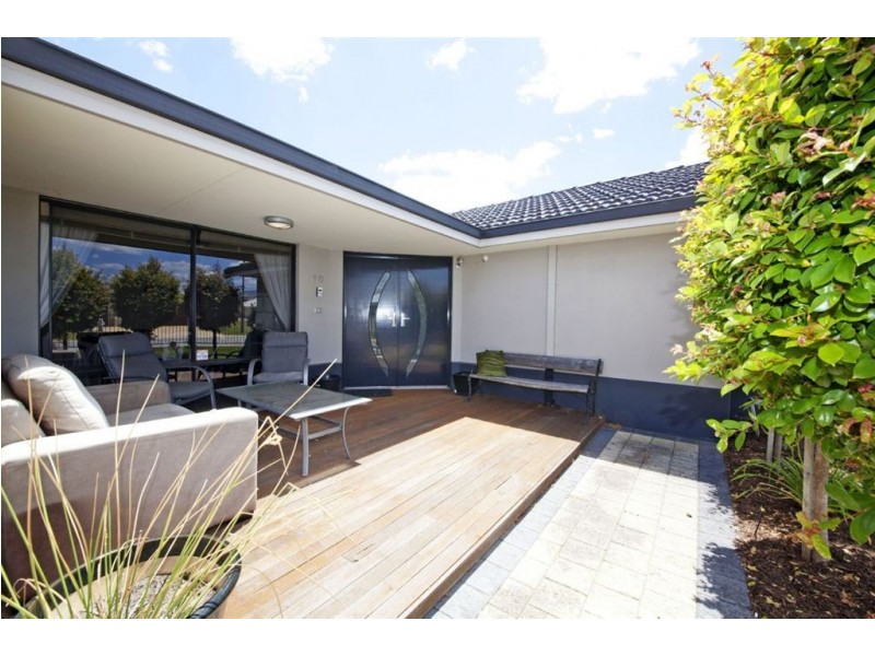 10 Camden Boulevard, Aubin Grove WA 6164