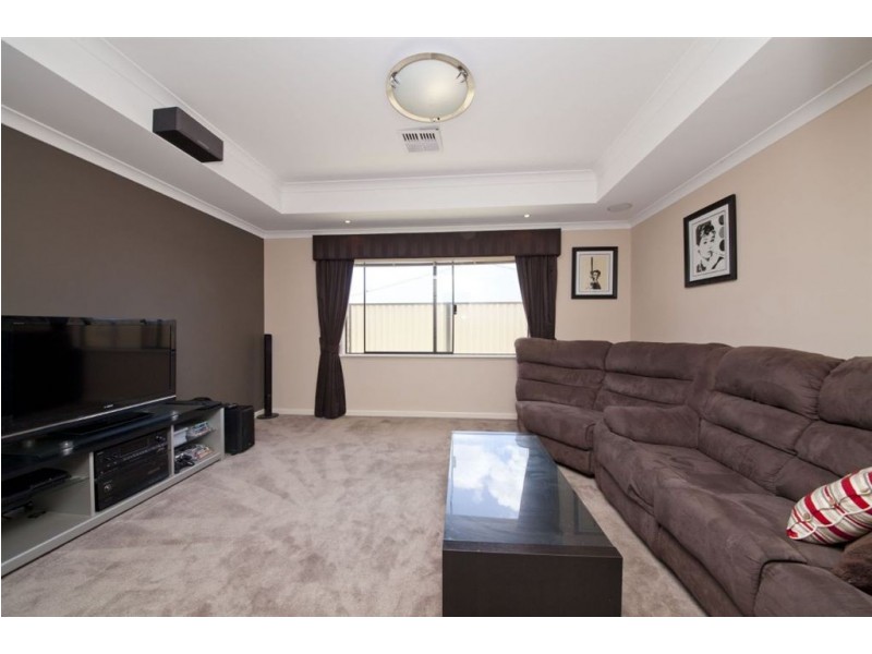 10 Camden Boulevard, Aubin Grove WA 6164