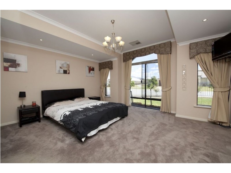 10 Camden Boulevard, Aubin Grove WA 6164
