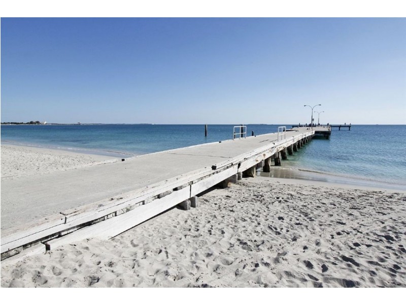 3/2 Peel Road, Coogee WA 6166