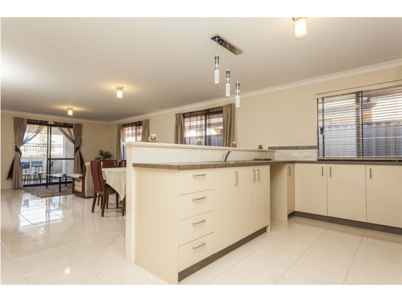 13 Frost Bend, Piara Waters WA 6112