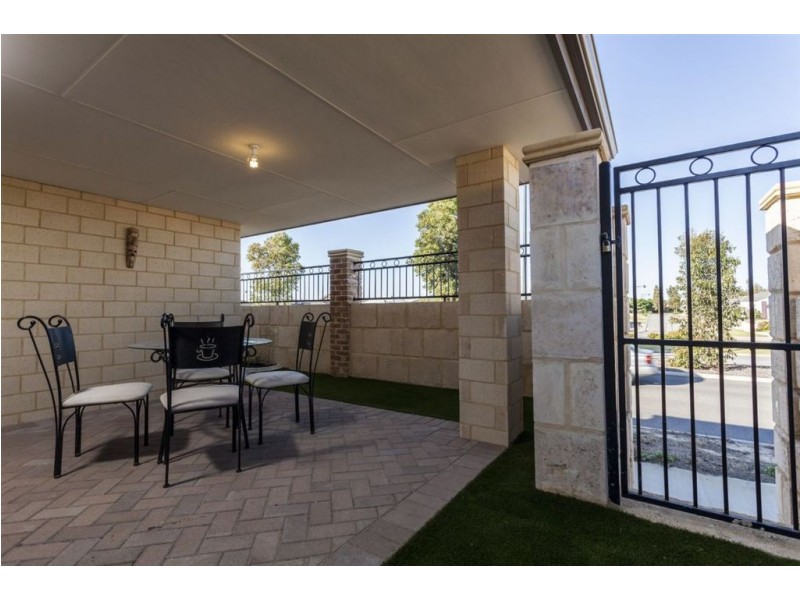 13 Frost Bend, Piara Waters WA 6112