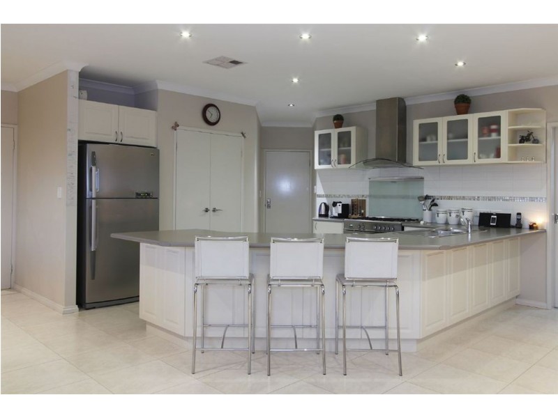 2 Capri Rise, Yangebup WA 6164