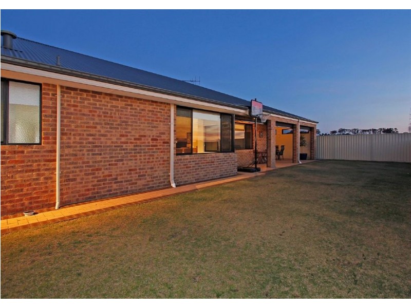 2 Capri Rise, Yangebup WA 6164