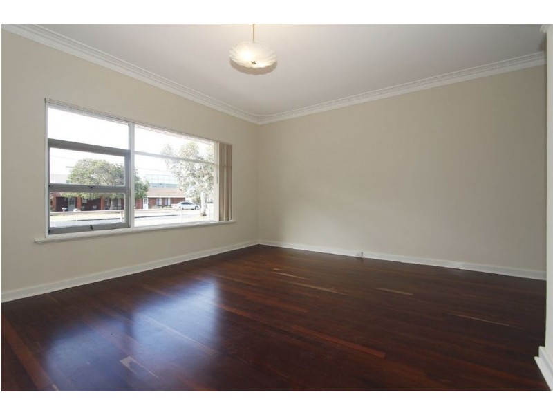 86 Holman Street, Alfred Cove WA 6154
