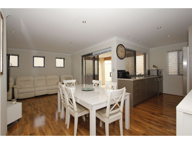 38 Peppermint Gardens, Aubin Grove WA 6164