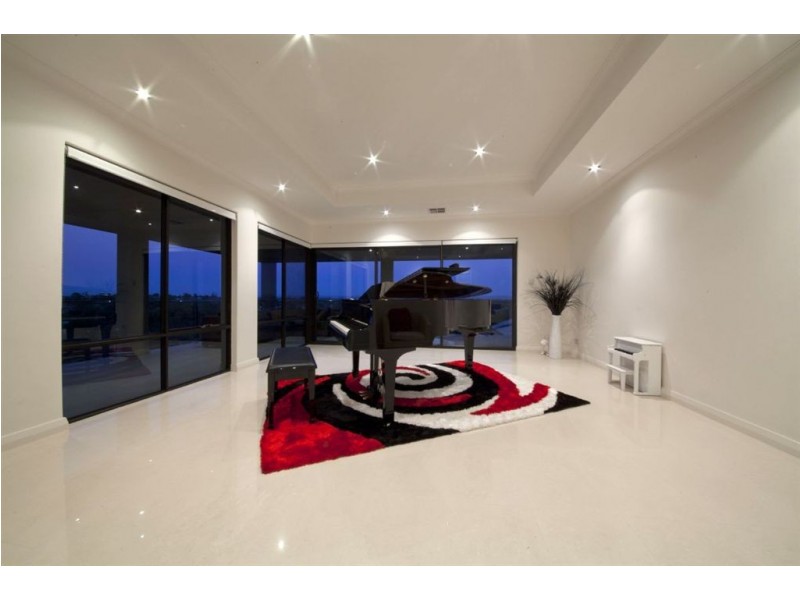 13 Tindal Avenue, Yangebup WA 6164