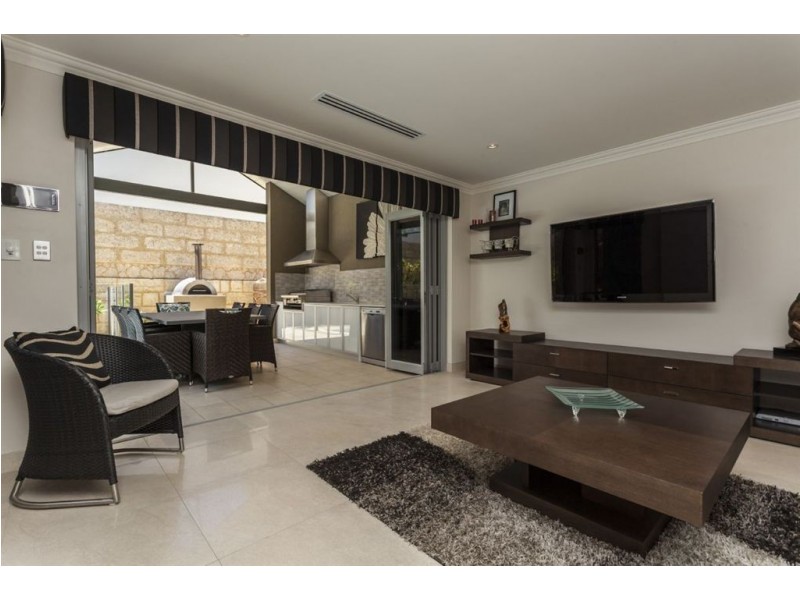 12 Patriot Link, North Coogee WA 6163