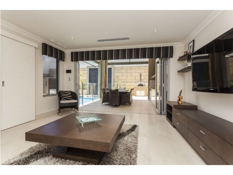 12 Patriot Link, North Coogee WA 6163