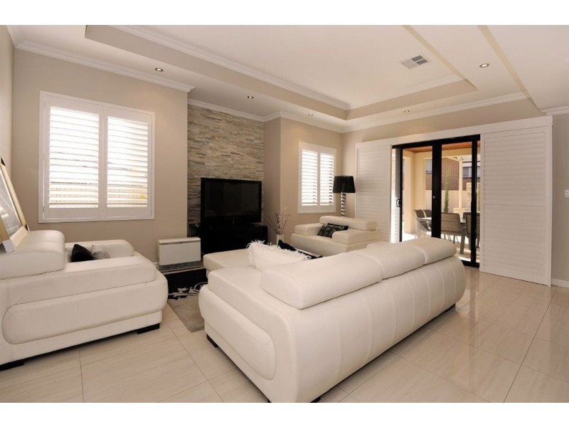 25 Mayor Road, Coogee WA 6166