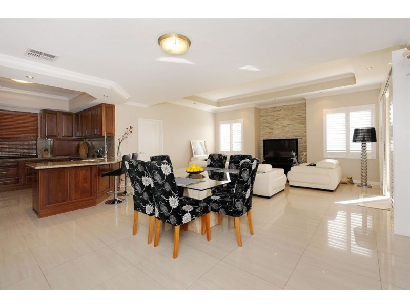 25 Mayor Road, Coogee WA 6166