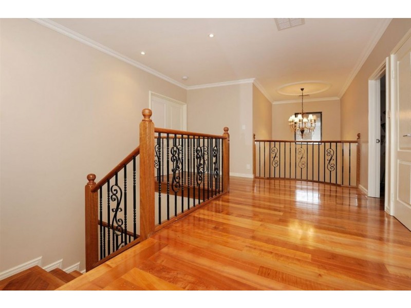 25 Mayor Road, Coogee WA 6166