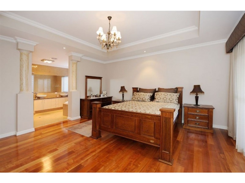 25 Mayor Road, Coogee WA 6166