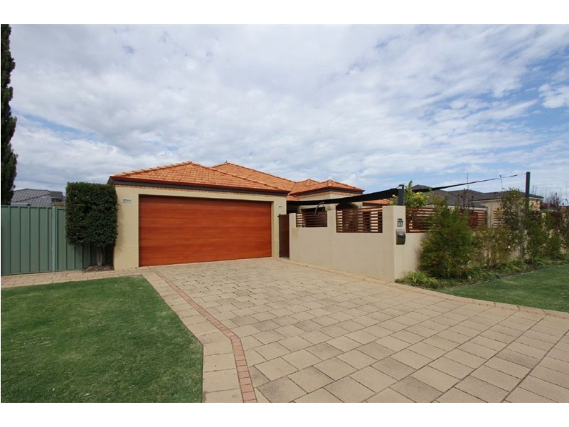 18 Kurrajong Approach, Atwell WA 6164