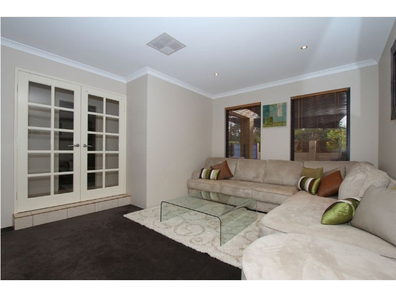 18 Kurrajong Approach, Atwell WA 6164