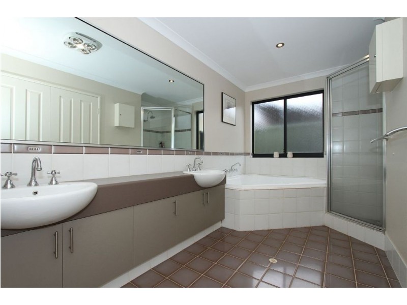 18 Kurrajong Approach, Atwell WA 6164