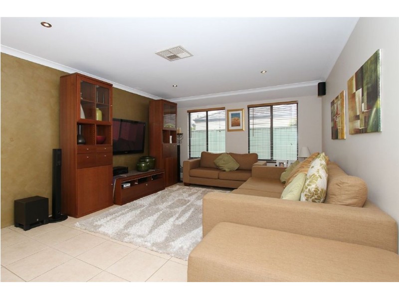 18 Kurrajong Approach, Atwell WA 6164