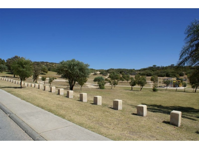 54 King Street, Coogee WA 6166