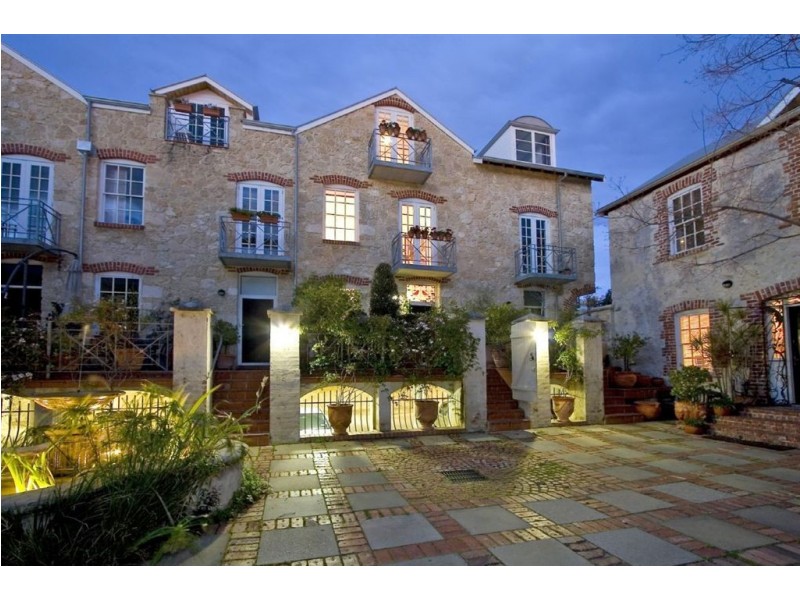 3/17 Essex Street, Fremantle WA 6160