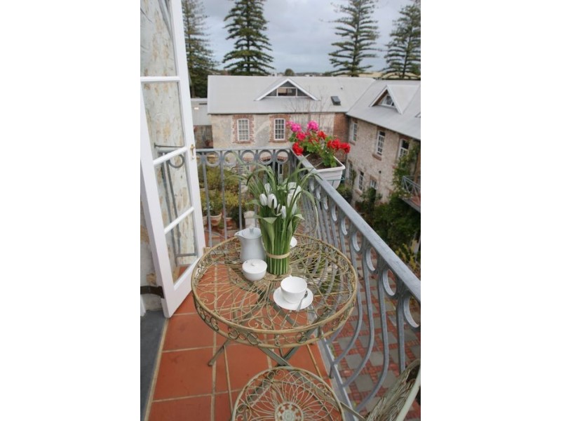 3/17 Essex Street, Fremantle WA 6160