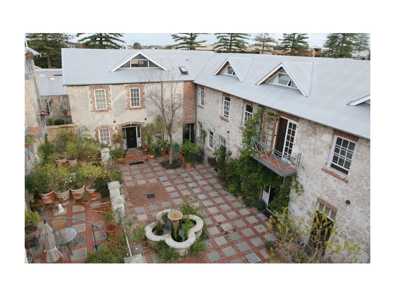 3/17 Essex Street, Fremantle WA 6160