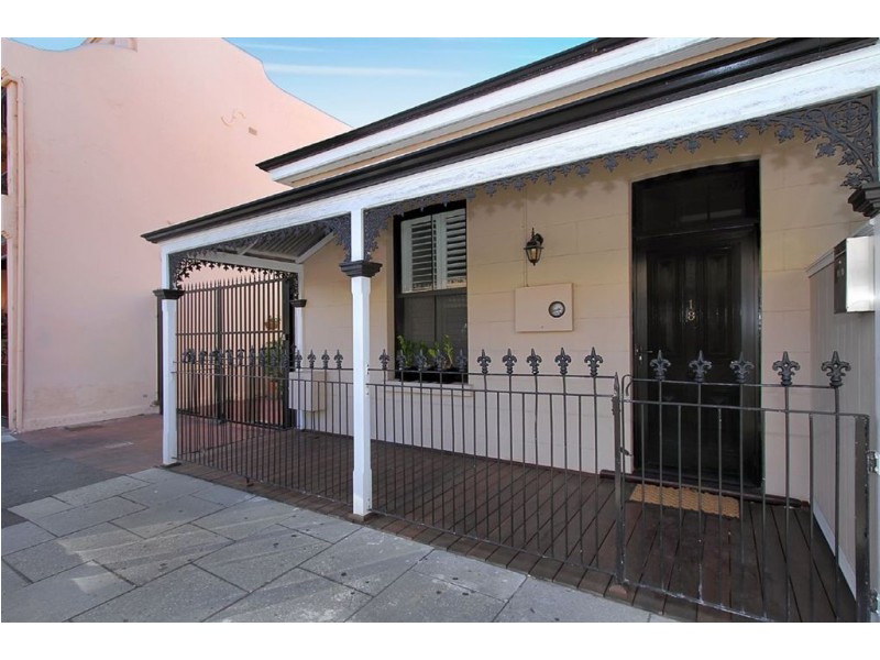 18 Nairn Street, Fremantle WA 6160