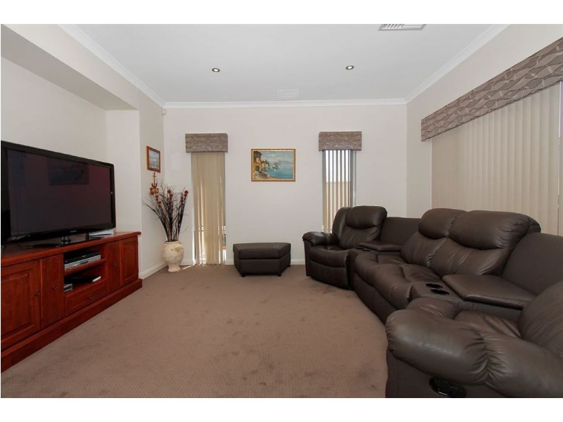 16 Capri Rise, Yangebup WA 6164