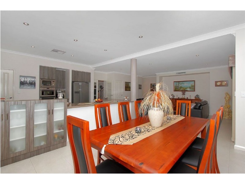 16 Capri Rise, Yangebup WA 6164