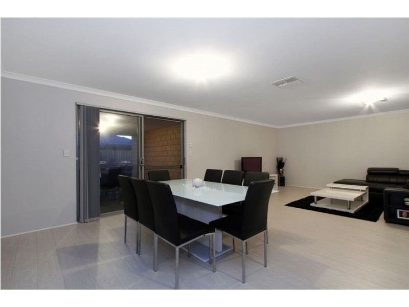 30 Marseille Gardens, Piara Waters WA 6112