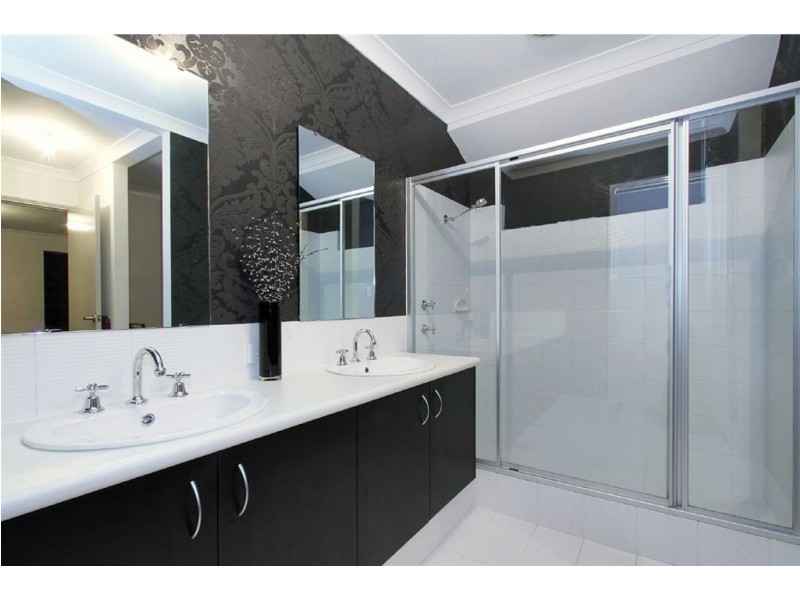 30 Marseille Gardens, Piara Waters WA 6112