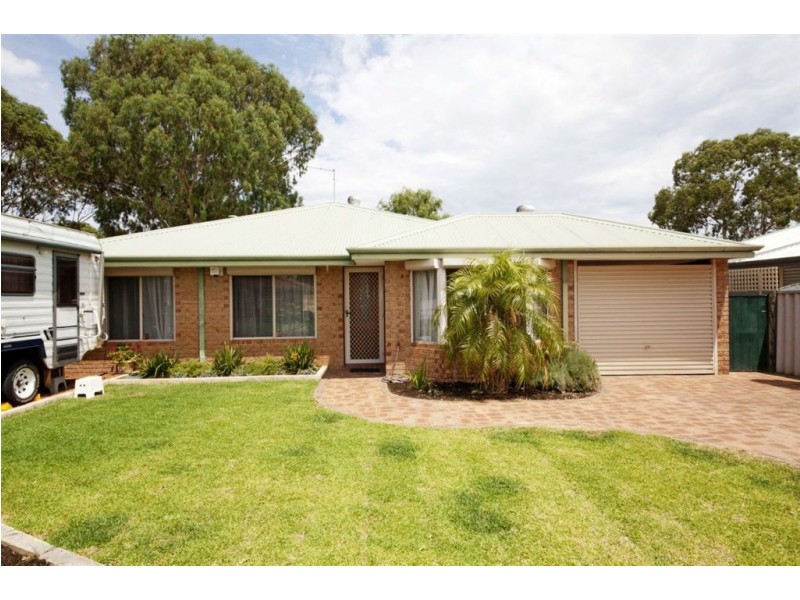 25 Ballard Mews, Success WA 6164