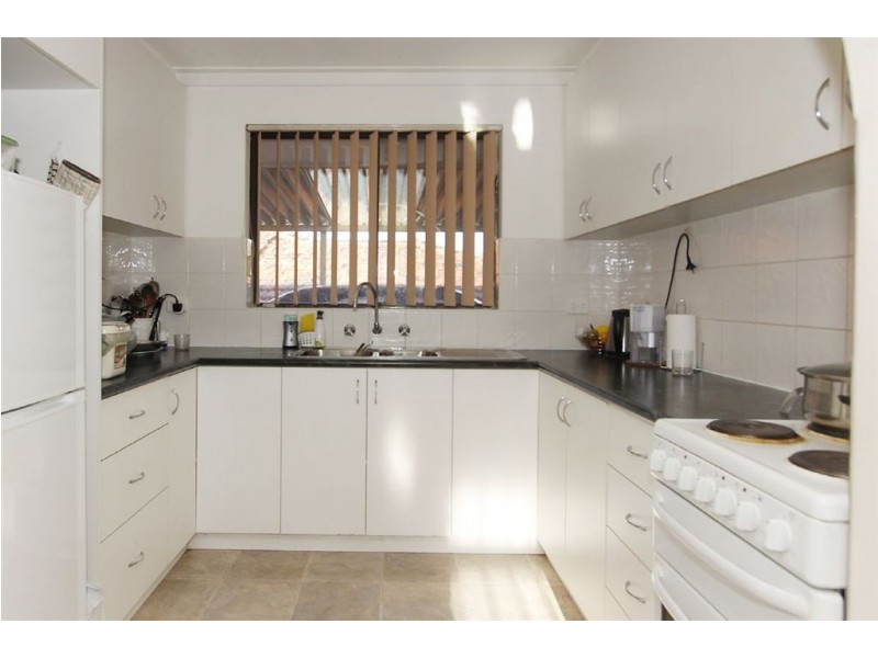 15a Ives Street, Hamilton Hill WA 6163