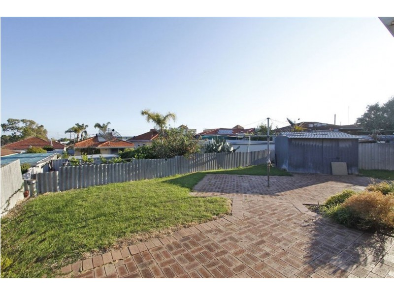 15a Ives Street, Hamilton Hill WA 6163