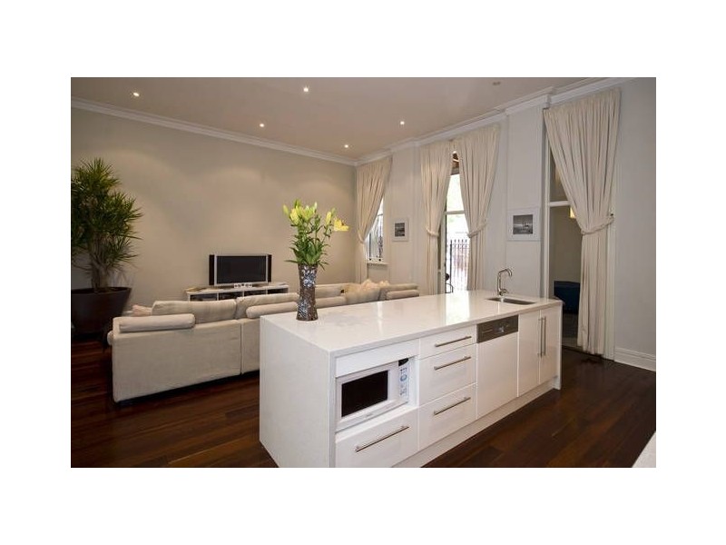 3/8 Collie Street, Fremantle WA 6160