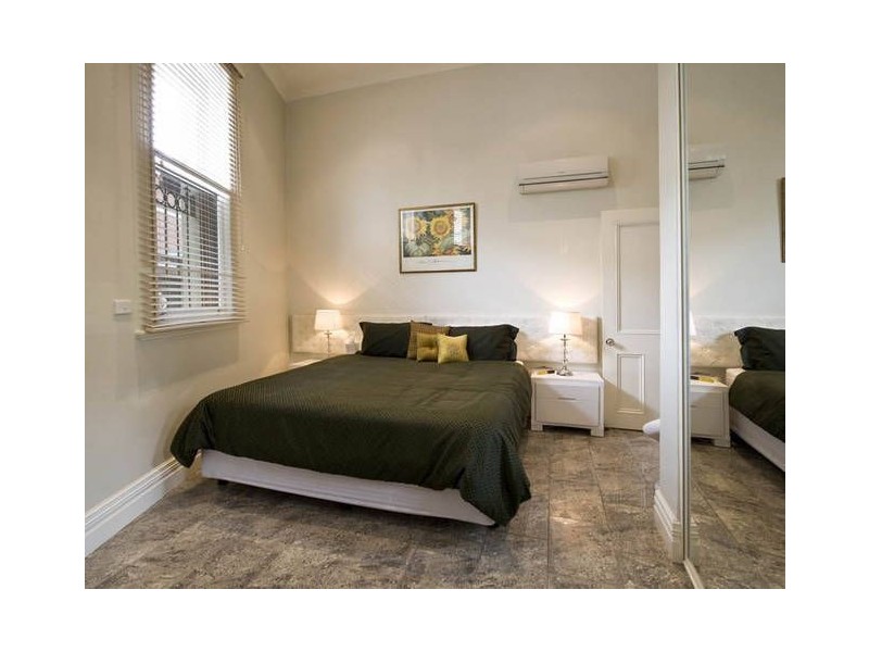 3/8 Collie Street, Fremantle WA 6160