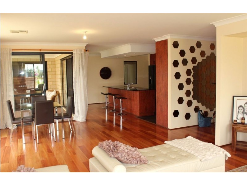 218 Wright Road, Harrisdale WA 6112