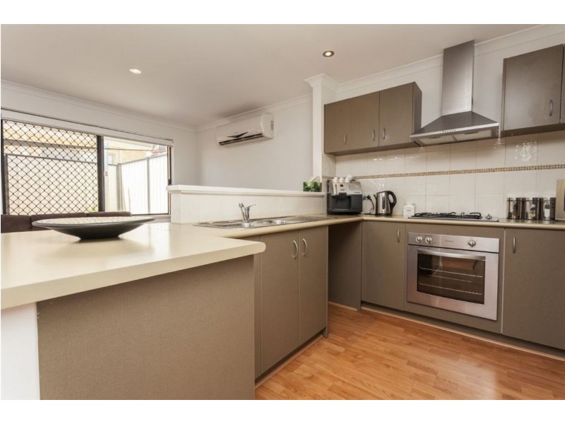 25c Anka Gardens, Munster WA 6166