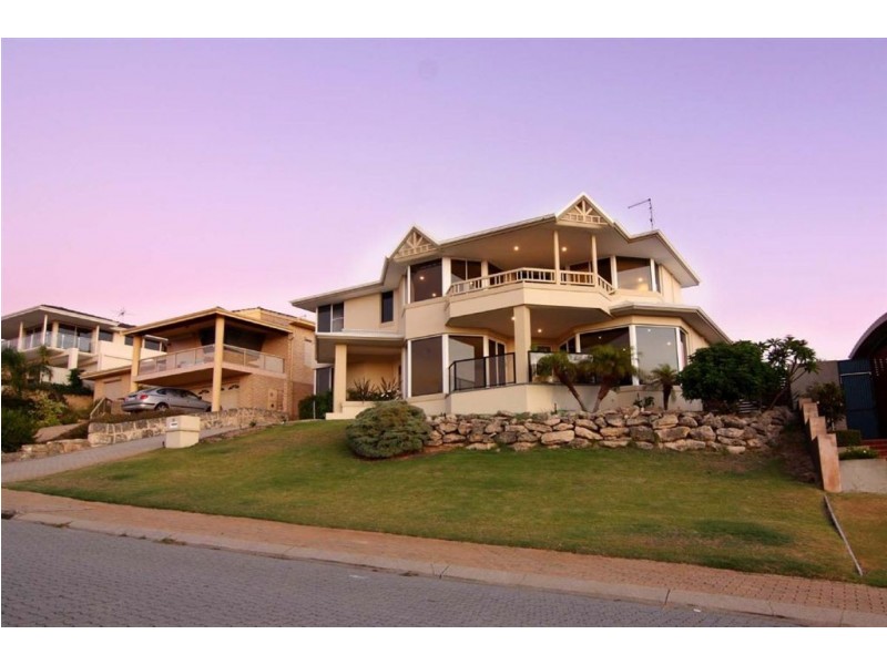 15 Castellon Crescent, Coogee WA 6166