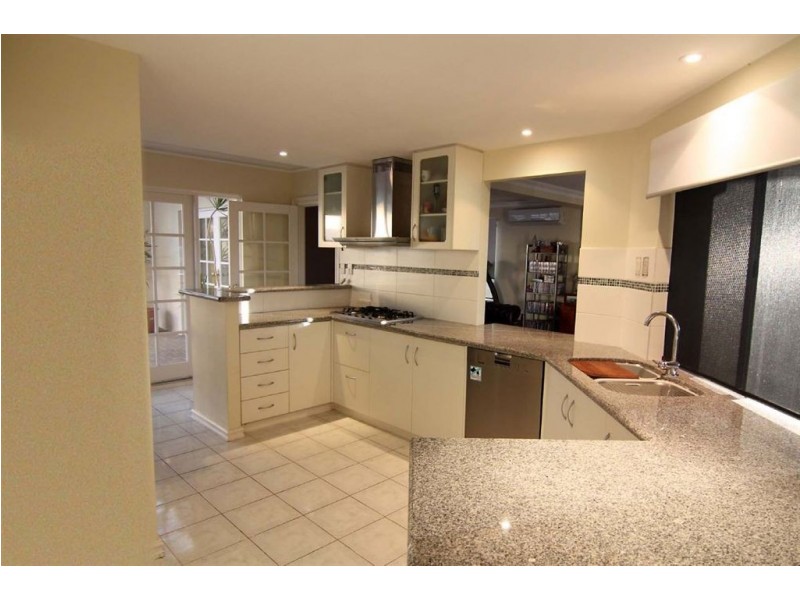 15 Castellon Crescent, Coogee WA 6166