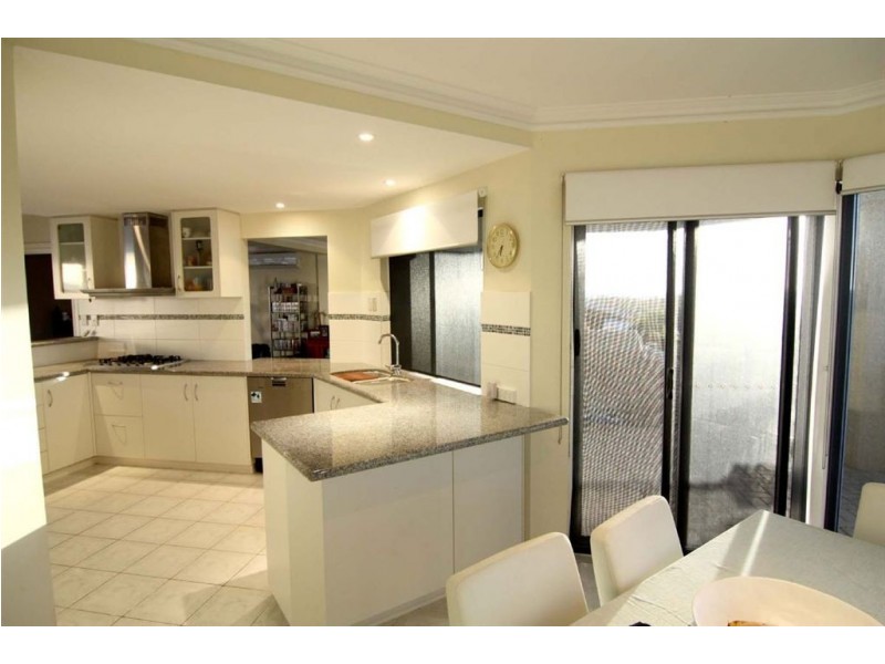 15 Castellon Crescent, Coogee WA 6166