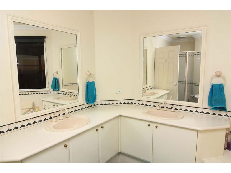 15 Castellon Crescent, Coogee WA 6166