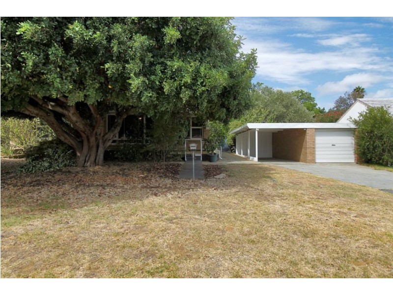 8 Joyce Avenue, Hamilton Hill WA 6163