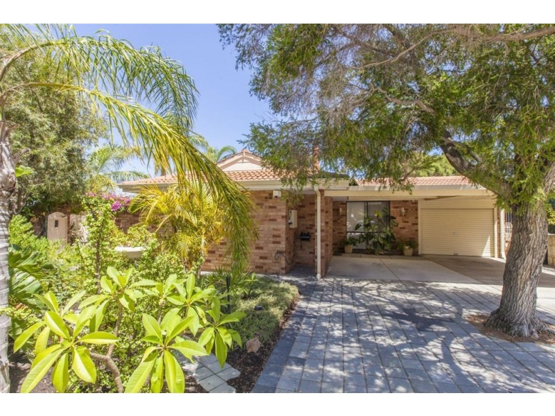 22 Gillett Drive, Kardinya WA 6163